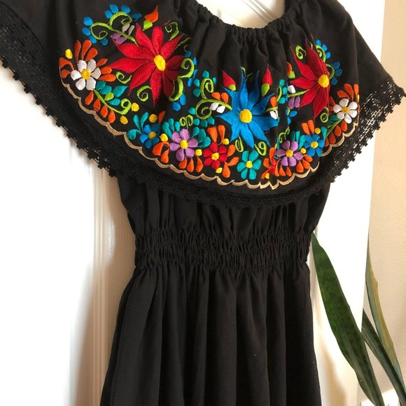 Dresses & Skirts - Beautiful, authentic, traditional Mexican dress